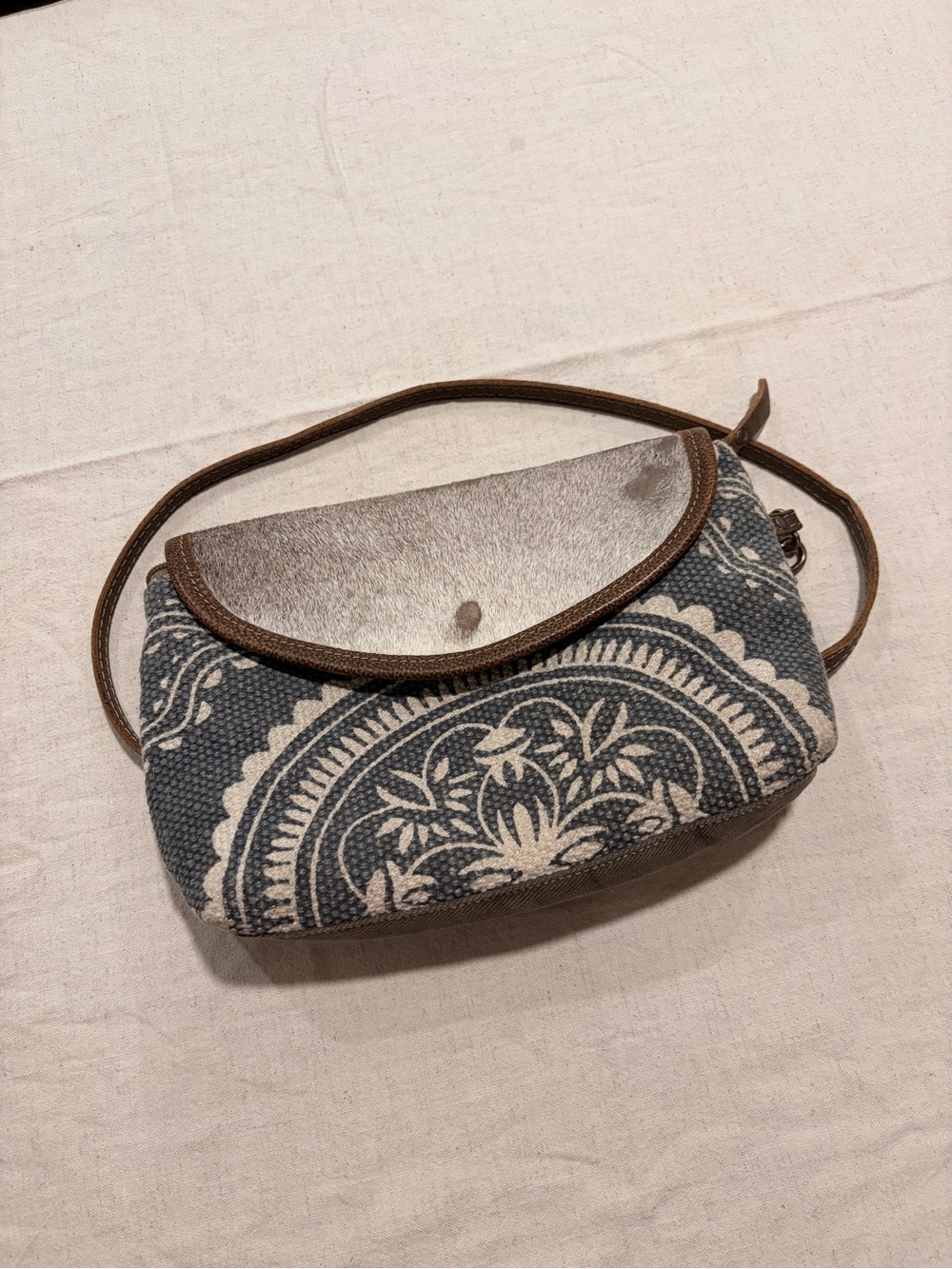 Myra Ancient Arch Leather Purse